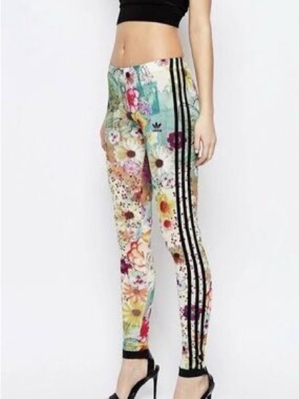 adidas Floral Print Three-Stripe Leggings - Multicolor Floral size small
